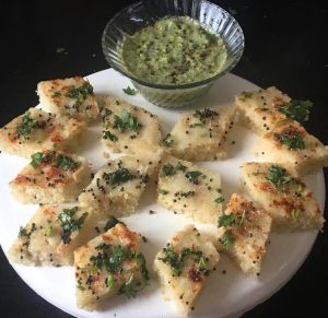 Serve dhokla with coconut chutney/ green coriander chutney / tomato ketchup Serve dhokla with chutney or tomato ketchup