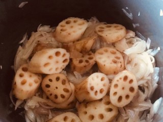 Add the pieces of lotus stems