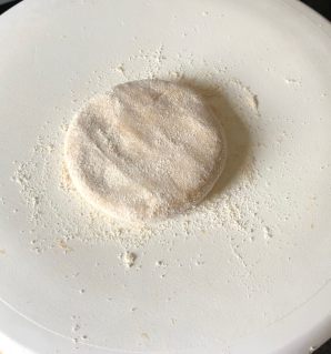 The dough wrap in dry flour 