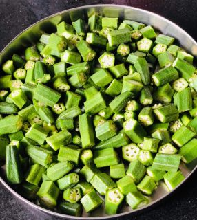 bhindi-aloo-fry-step-1:2