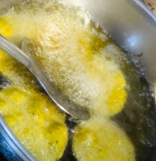 farsi-poori-gujrati-dry-snacks-step-3(3) farsi-poori-gujrati-dry-snacks-step-3(3)