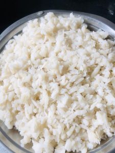 aloo-poha-recipe-in-hindi-step-1(2)