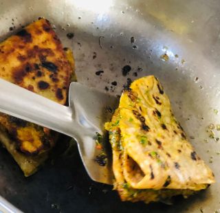 sindhi-seyal-fulka-leftover-roti-recipe-step-3(10)