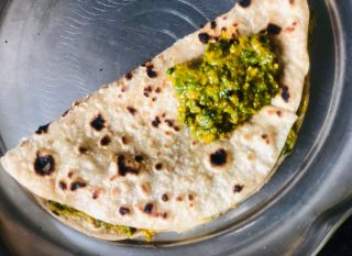 sindhi-seyal-fulka-leftover-roti-recipe-step-3(5,1)