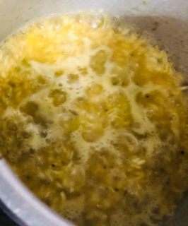 green-moong-dal-&-rice-khichdi-recipe-step-2(5)