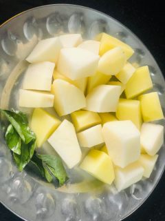 macaroni-aloo-ki-sabzi-recipe-step-1(2)