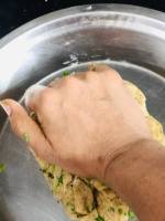 sindhi-koki-without-onion-step-2(8,2)