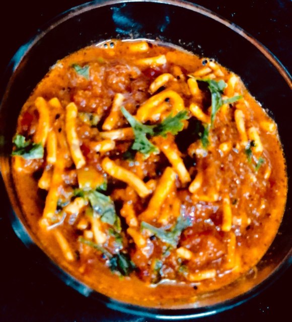 sev-tamatar-ki-sabzi-recipe