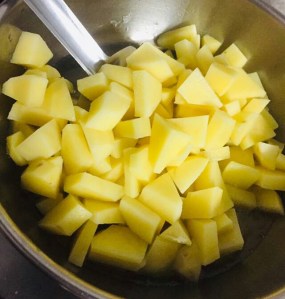 potato-fry-for-fasting(vrat-wale-aloo)-step-2(2) potato-fry-for-fasting(vrat-wale-aloo)-step-2(2)