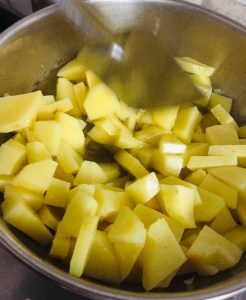 potato-fry-for-fasting(vrat-wale-aloo)-step-2(3) potato-fry-for-fasting(vrat-wale-aloo)-step-2(3)