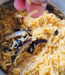 sweet-rice-(sindhi-tahiri)-recipe-step-2(21)