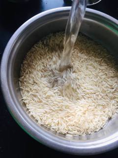 sweet-rice-(sindhi-tahiri)-recipe-step-1(2)
