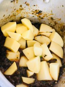 methi-aloo-ki-sabzi-(curry)-recipe-step-2(11)