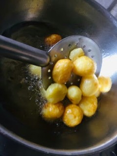 dum-aloo-recipe-step-2(1,b)