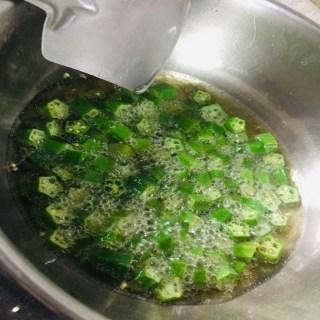 bhindi-aloo-sabzi-step-2(2)