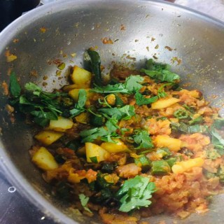 bhindi-aloo-sabzi-step-2(19)