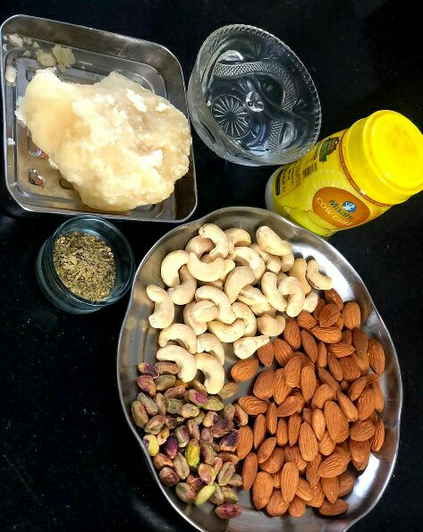 dry-fruits-chikki-recipe-step-1(1)