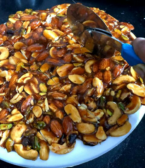dry-fruits-chikki-recipe-step-2(17,b)