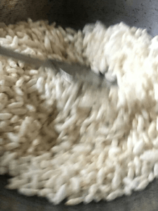 til-murmura-nariyal-mixed-gud-chikki-step-2(1)