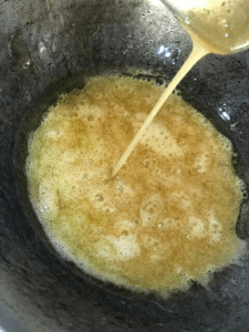 til-murmura-nariyal-mixed-gud-chikki-step-2(7)