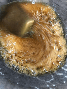 til-murmura-nariyal-mixed-gud-chikki-step-2(9)