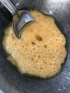 til-murmura-nariyal-mixed-gud-chikki-step-2(8)