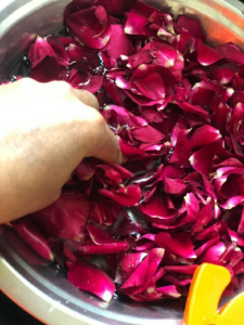 gulkand-recipe-step-1(1)