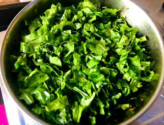 spinach-potato-sabzi-recipe-step-2(10,2)