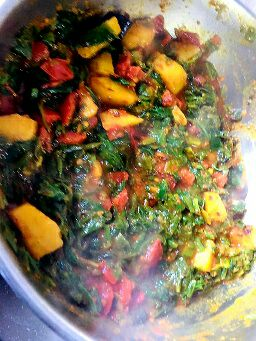 spinach-potato-sabzi-recipe-step-2(16)