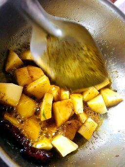 spinach-potato-sabzi-recipe-step-2(4)
