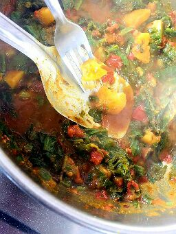 spinach-potato-sabzi-recipe-step-2(18)