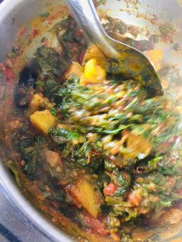 spinach-potato-sabzi-recipe-step-2(20)