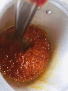 baby-p0tatoes-sabzi-recipe-in-curd-gravy-step-2(4)