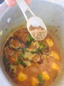 baby-p0tatoes-sabzi-recipe-in-curd-gravy-step-2(8)