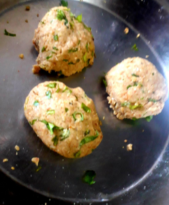 leftover-pulao-muthiya-recipe-step-3(1)