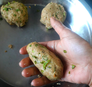 leftover-pulao-muthiya-recipe-step-3(2)