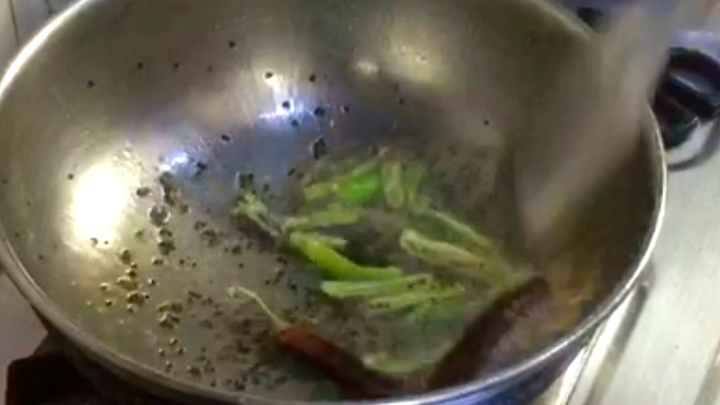 sev-tamatar-ki-sabzi-recipe-without-onion-garlic