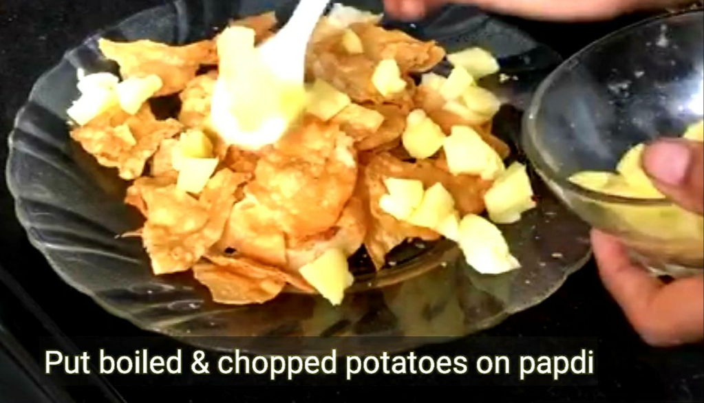 dahi-aloo-papdi-chat-recipe