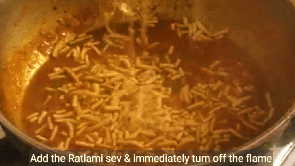 sev-tamatar-ki-sabzi-recipe-without-onion-garlic