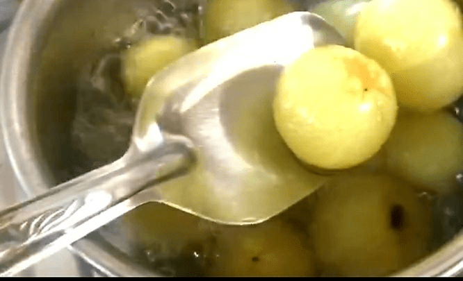 amla-murabba-with-jaggery