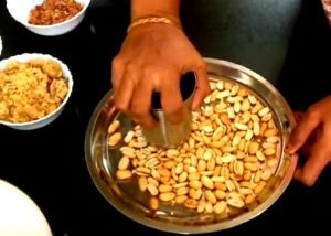 peanuts-jaggery-chikki-recipe