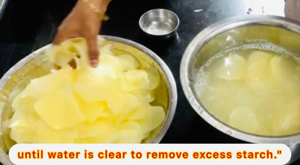 Aloo Chips सफेद आलू चिप्स (White Potato Chips) – हल्की धूप में सुखाने की विधि