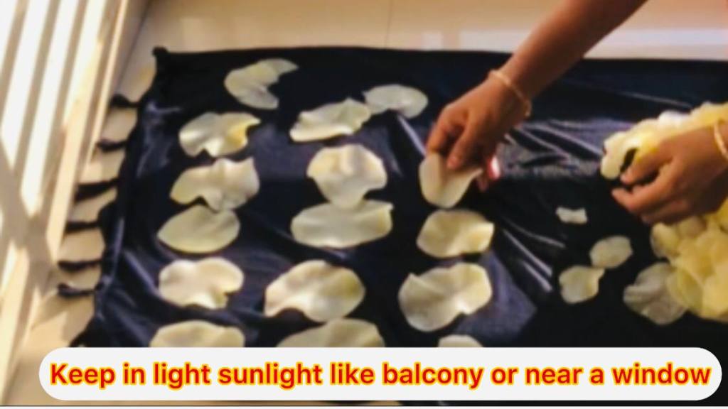 Aloo Chips सफेद आलू चिप्स (White Potato Chips) – हल्की धूप में सुखाने की विधि