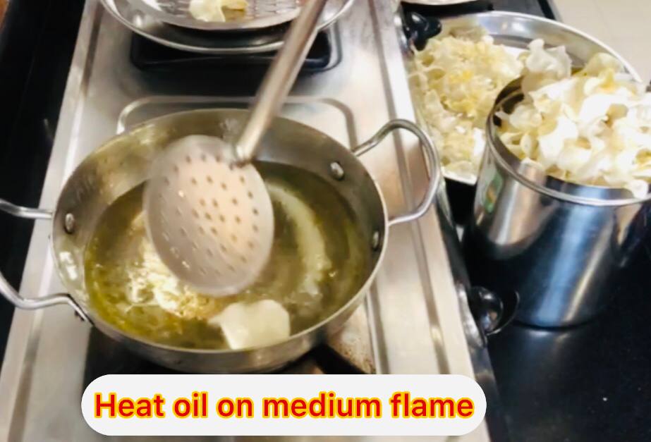 Aloo Chips सफेद आलू चिप्स (White Potato Chips) – हल्की धूप में सुखाने की विधि