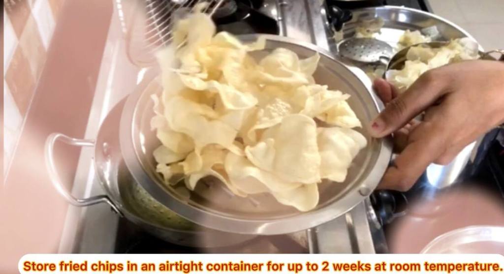 Aloo Chips सफेद आलू चिप्स (White Potato Chips) – हल्की धूप में सुखाने की विधि